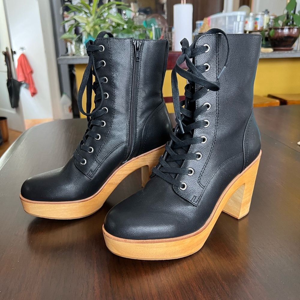 Charlotte Stone Sold Out Echo Boots Real Leather Barely Worn